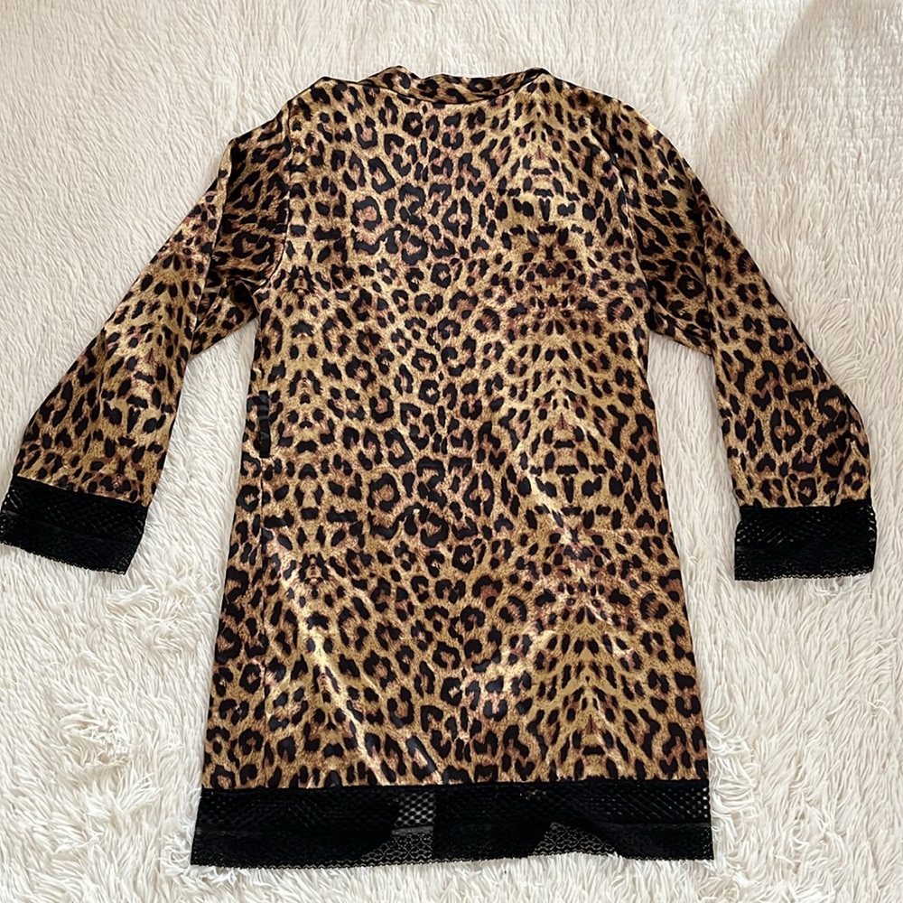 Cheetah Print Silk Robe - Picture 2 of 15